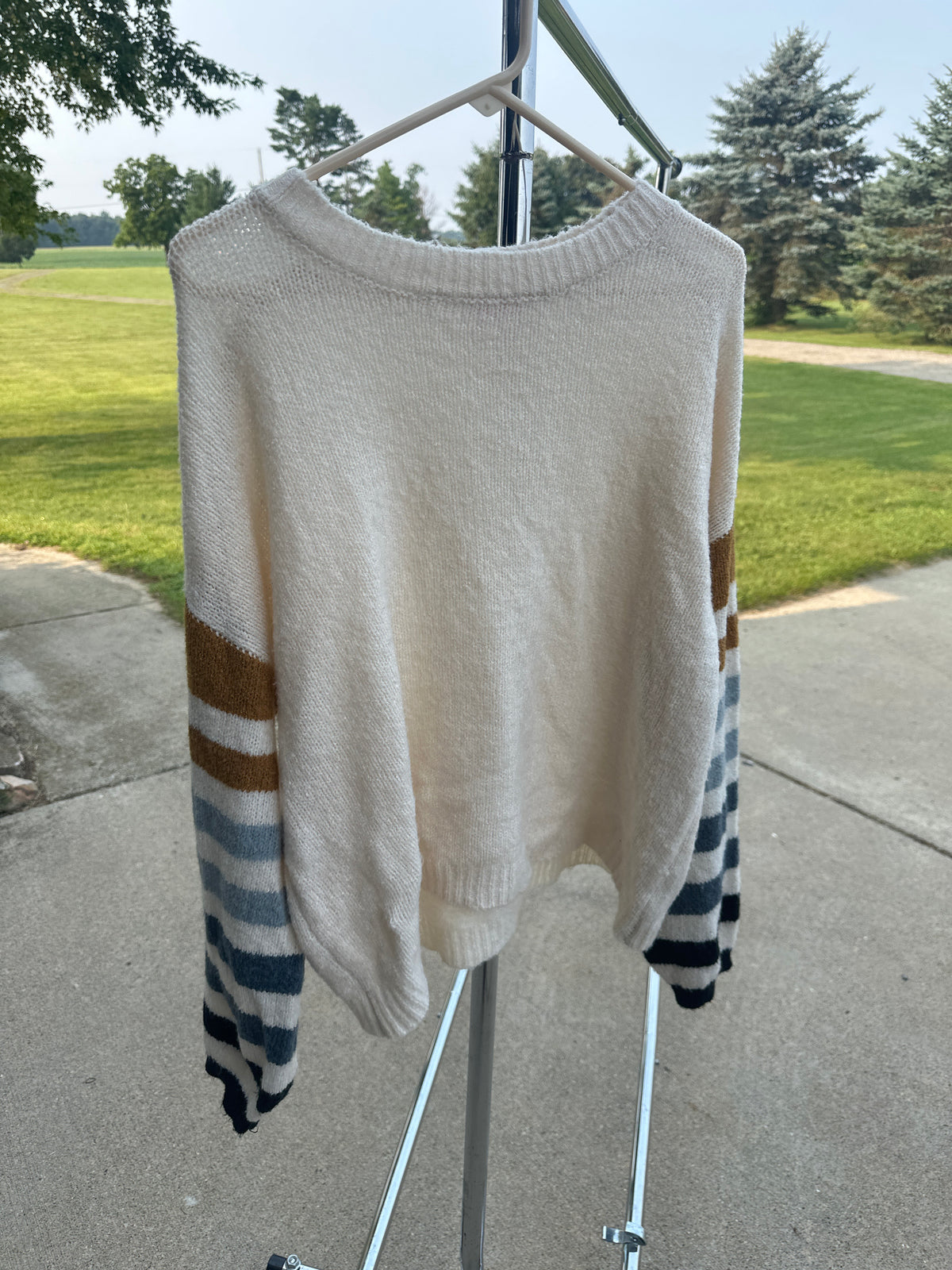 Pink lily gently worn sweater size L