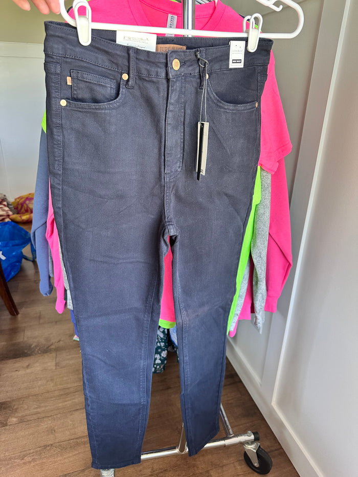 Judy Blue 88791 tummy control NWT size 11 (slight damage, dark navy)