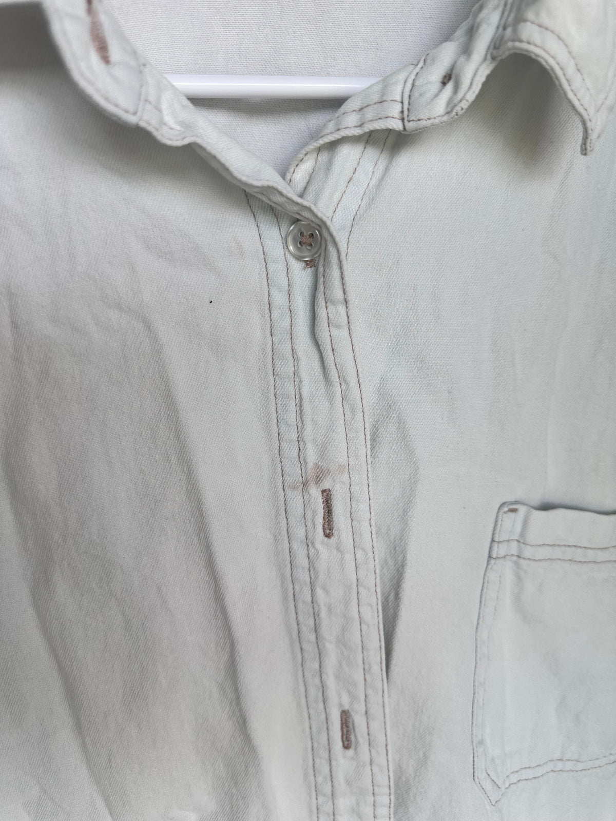 Aeropostale gently worn top XL, stain on front