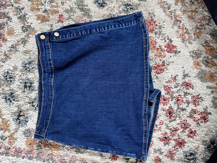 Judy Blue 2805 gently worn skort XL