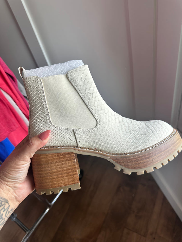 MIA New boots size 9