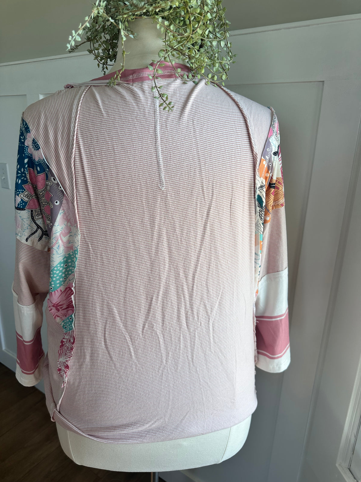 One Eleven North gently worn top L