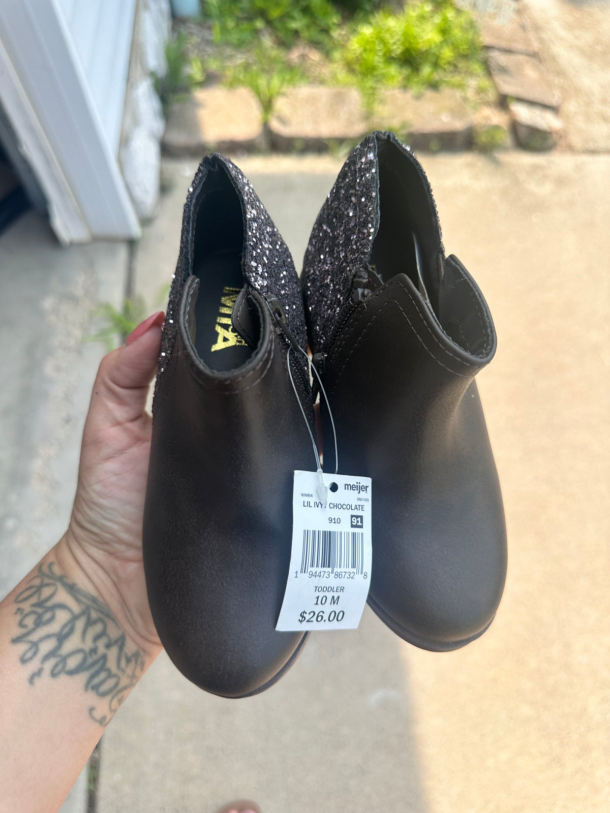 NWT girls’ shoes size 10