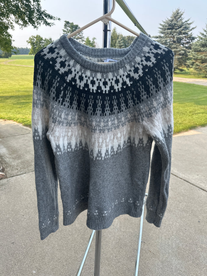 Sonoma gently worn sweater size L