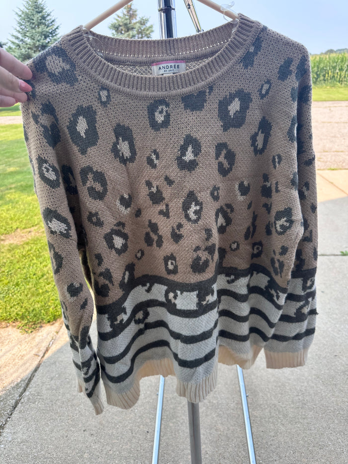Andrew by Unit like new sweater size L (damaged)