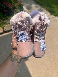 NWT girls’ shoes size 10